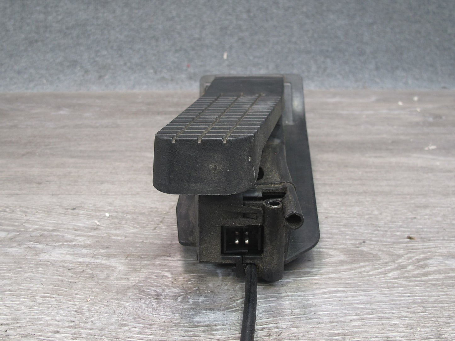 2002-2005 Porsche 911 996 Gas Acceleration Pedal w Cable 99642302904