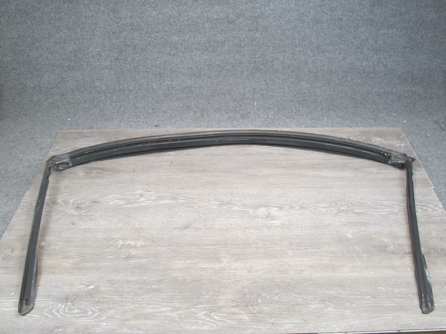 1999-2005 Porsche 911 996 Windshield Frame Weatherstrip Rubber Seal