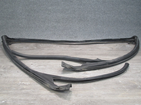10-15 Lexus IS350 Convertible Windshield Weatherstrip Rubber Seal Gasket Frame
