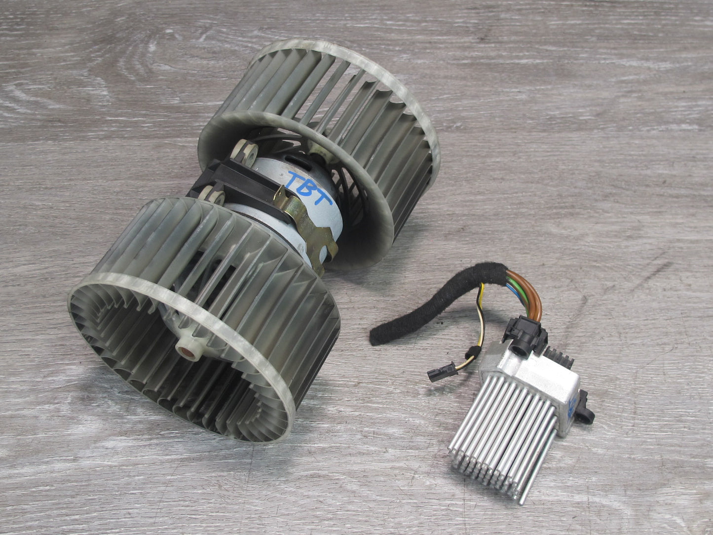 01-06 BMW E46 3-SERIES A/C Heater Blower Motor Fan w Resistor OEM