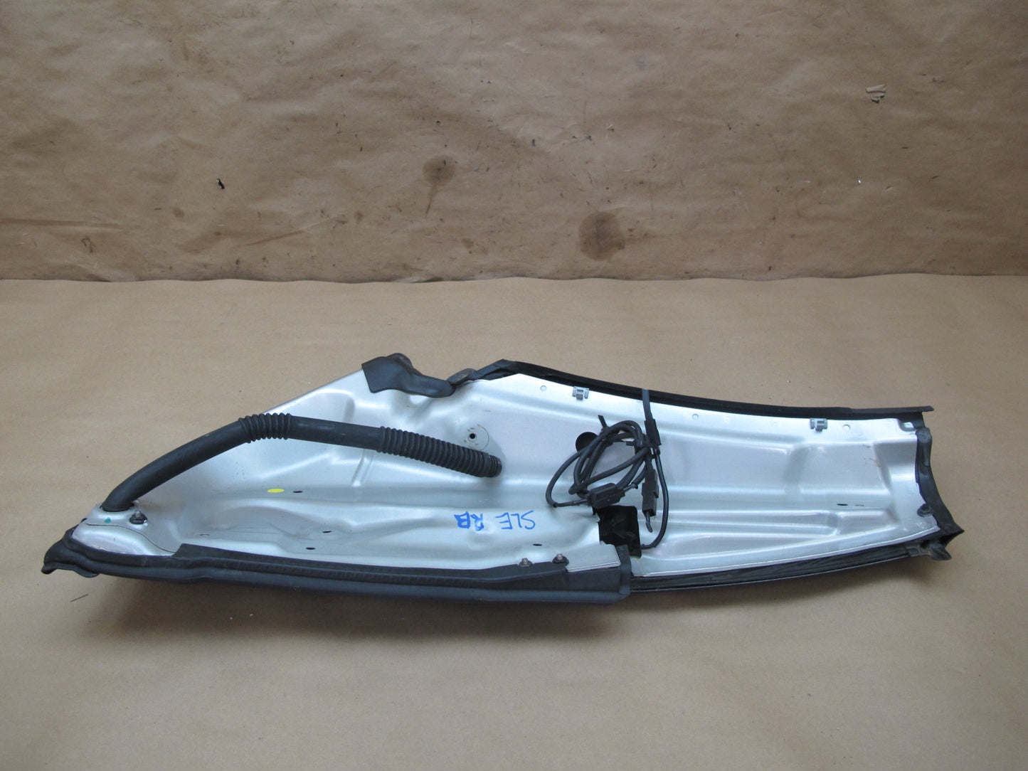 03-12 Mercedes R230 Convertible Rear Right C Pillar Hinge Trim Cover OEM