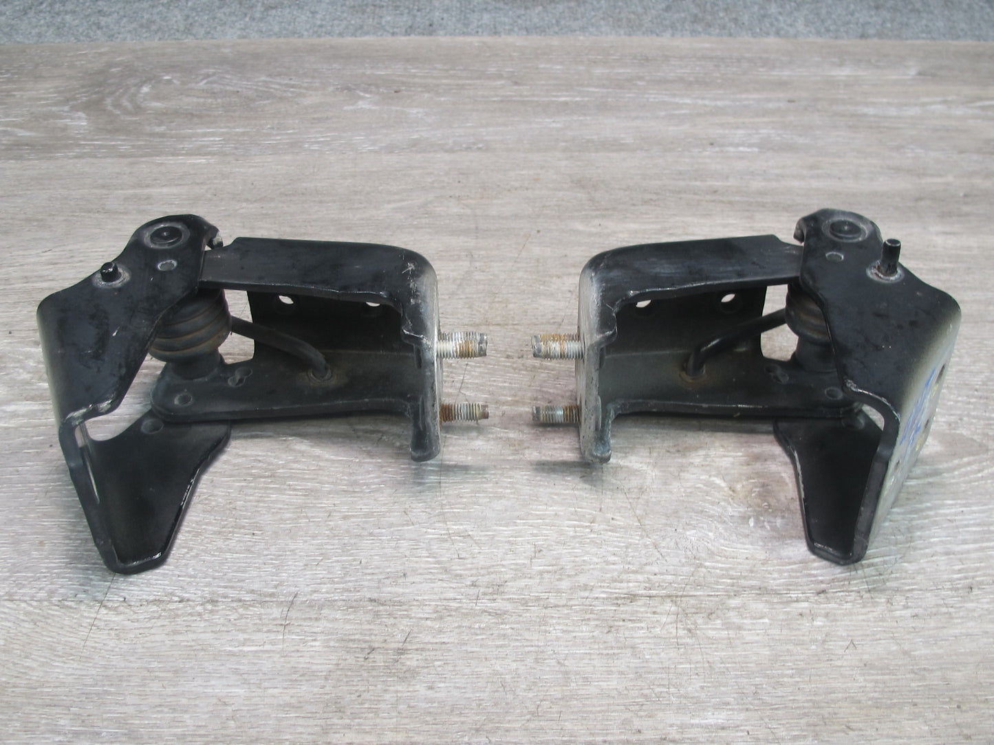 2003-2009 Hummer H2 Front Right & Left Side Hood Bonnet Hinge Support Set