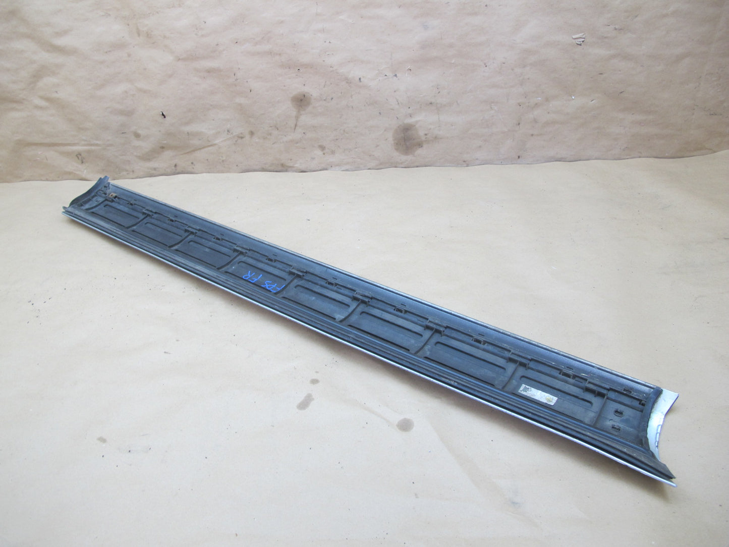 2003-2010 Porsche Cayenne 955 Front Right Door Trim Molding Cover