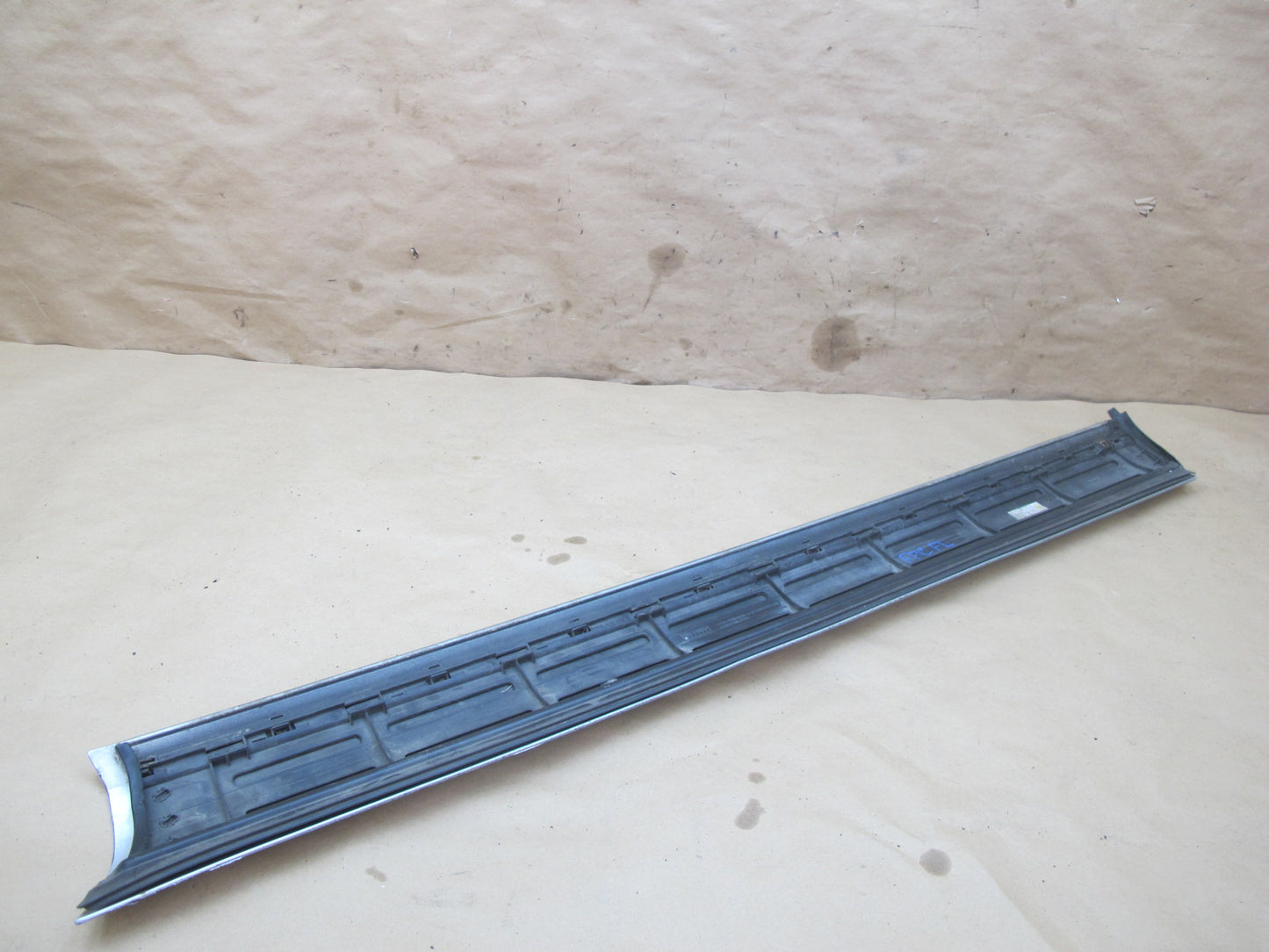 2003-2010 Porsche Cayenne 955 Front Left Door Trim Molding Cover