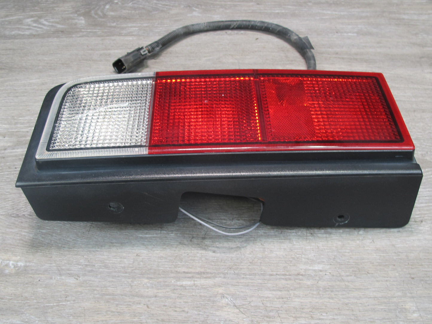 2005-2009 Hummer H2 Rear Right & Left Side Tail Light Brake Lamp Set