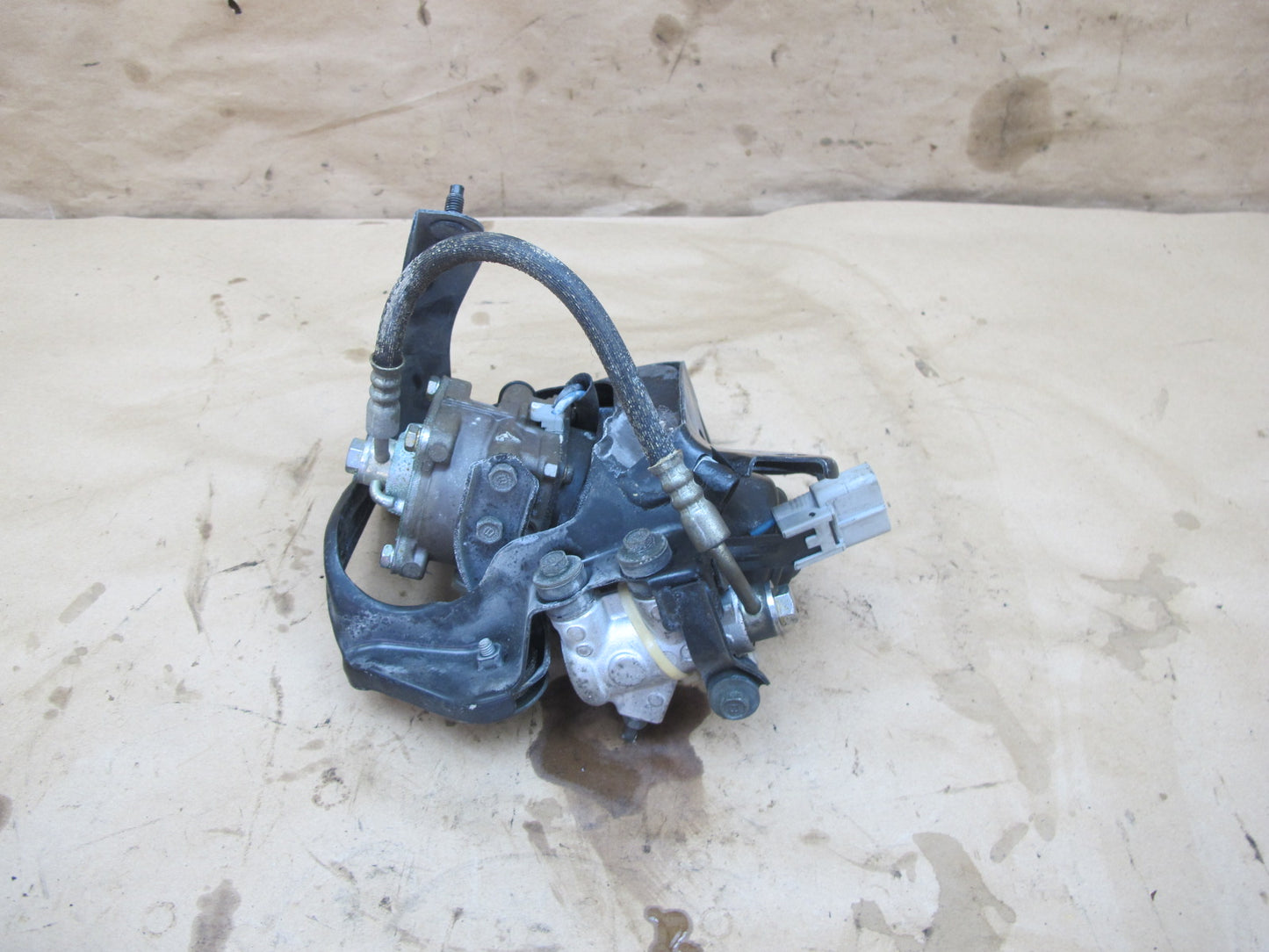 92-96 Toyota Cresta MARK2 JZX90 Brake Traction Control Pump 47980-22010 OEM