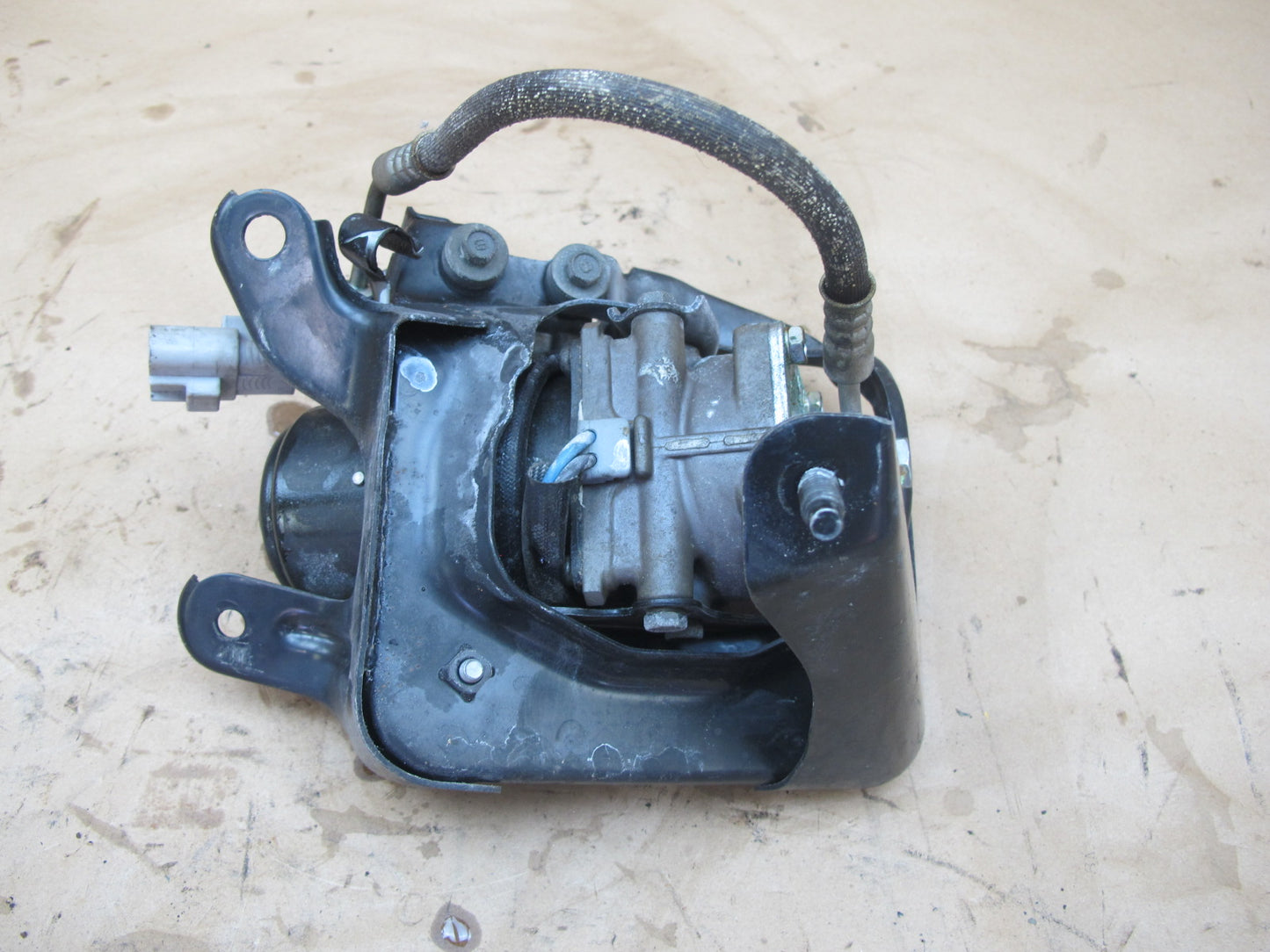 92-96 Toyota Cresta MARK2 JZX90 Brake Traction Control Pump 47980-22010 OEM