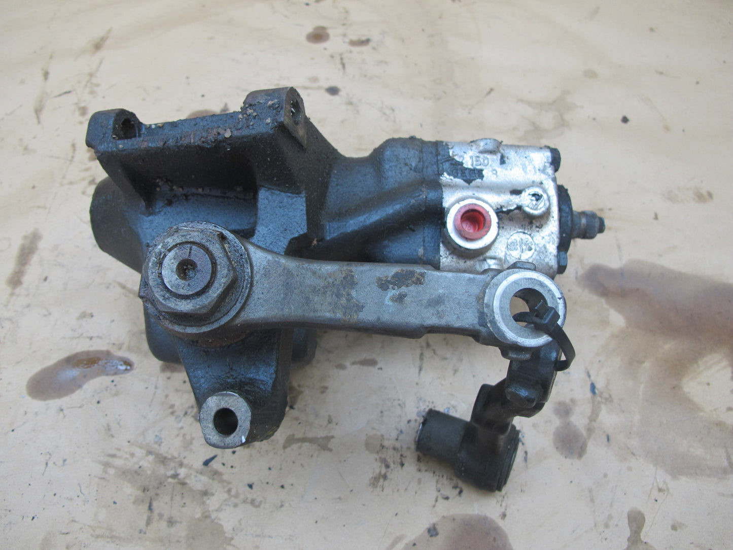 85-87 BMW E24 635CSi Hydraulic Power Steering Gear Box w Arm OEM