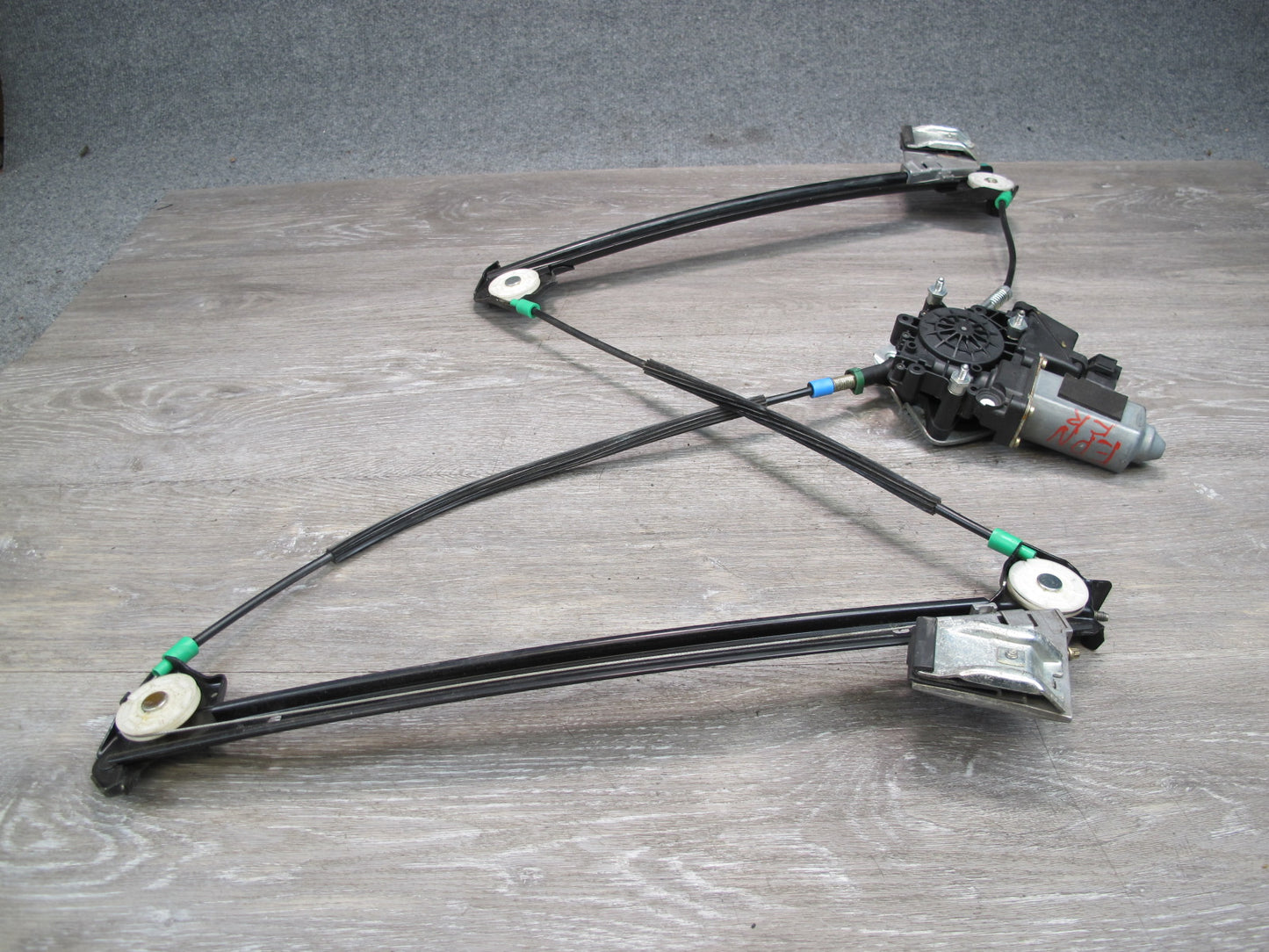 1999-2005 Porsche 911 996 Convertible Front Right Side Window Regulator W/ Motor