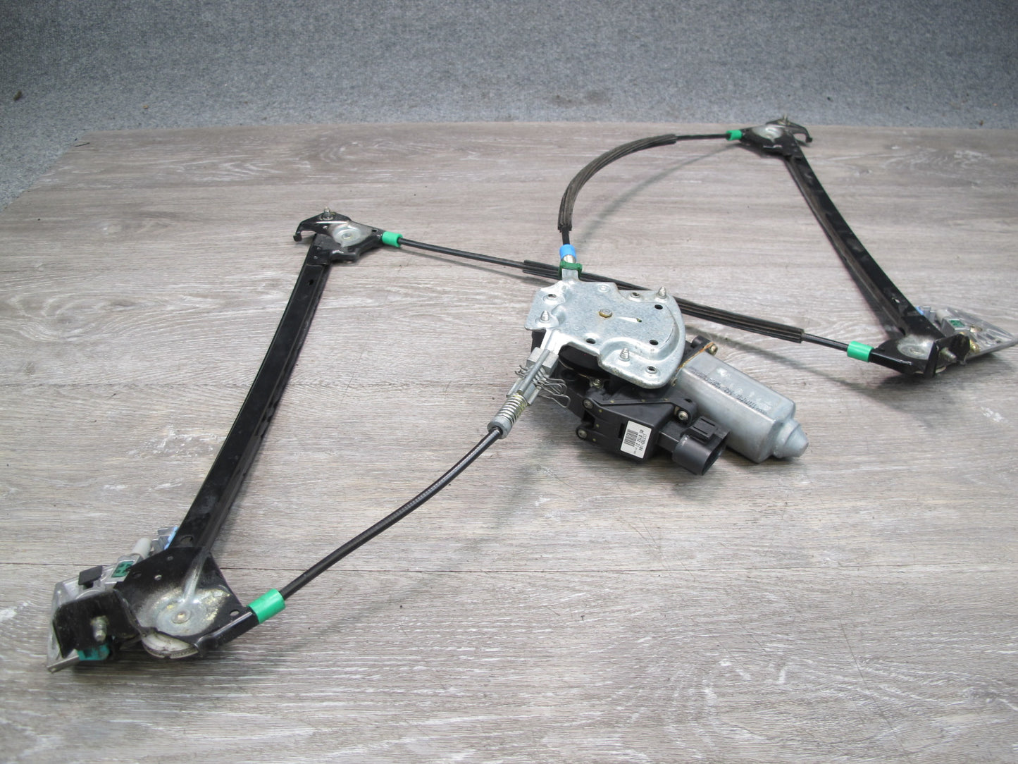 1999-2005 Porsche 911 996 Convertible Front Right Side Window Regulator W/ Motor