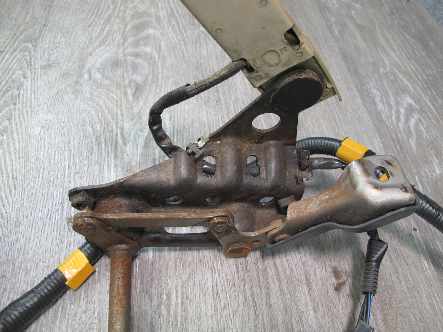 95-96 Lexus UCF20L LS400 Front Left Seat Adjuster w Motor Set OEM