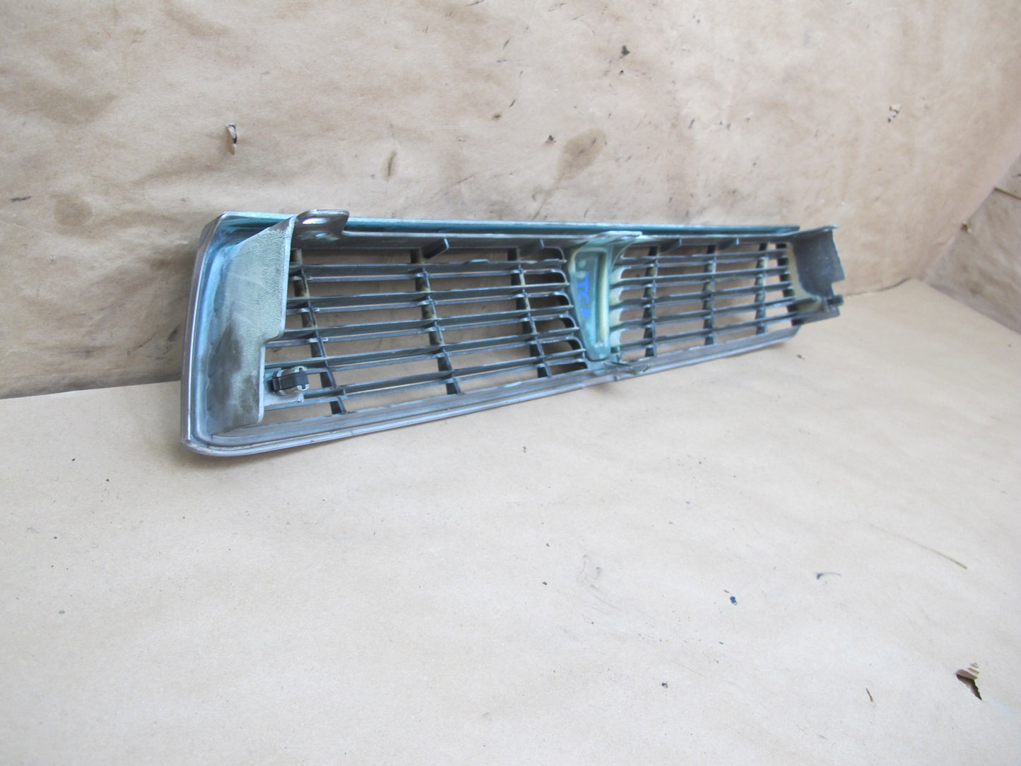 94-96 Toyota Cresta MARK2 JZX90 Front Chrome Exterior Grille w Emblem OEM