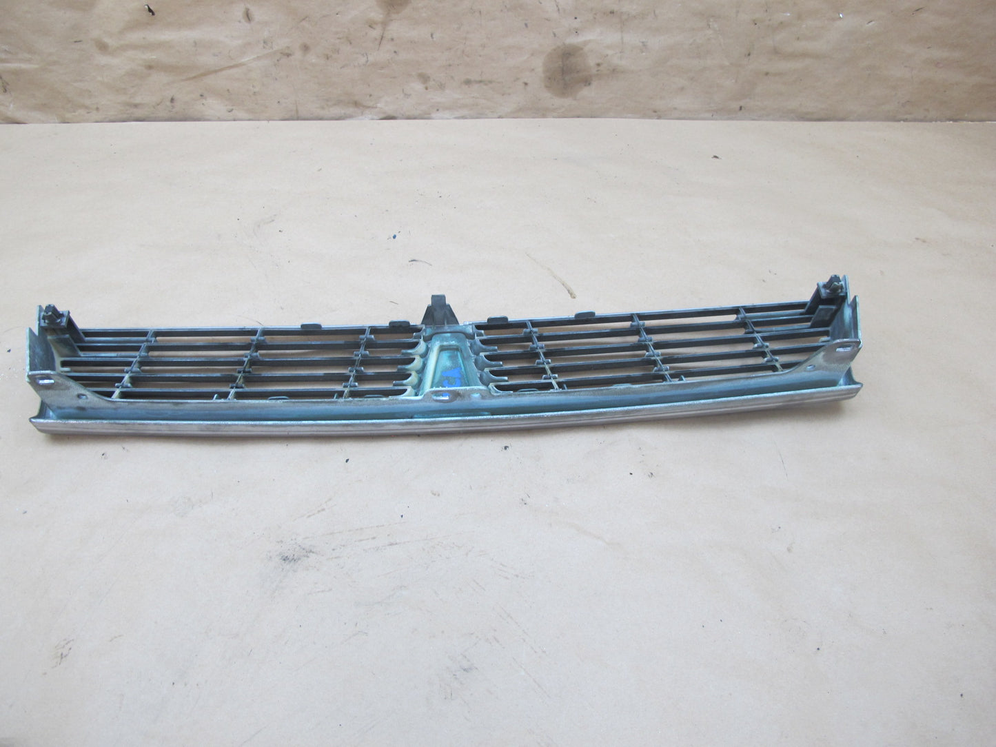 94-96 Toyota Cresta MARK2 JZX90 Front Chrome Exterior Grille w Emblem OEM