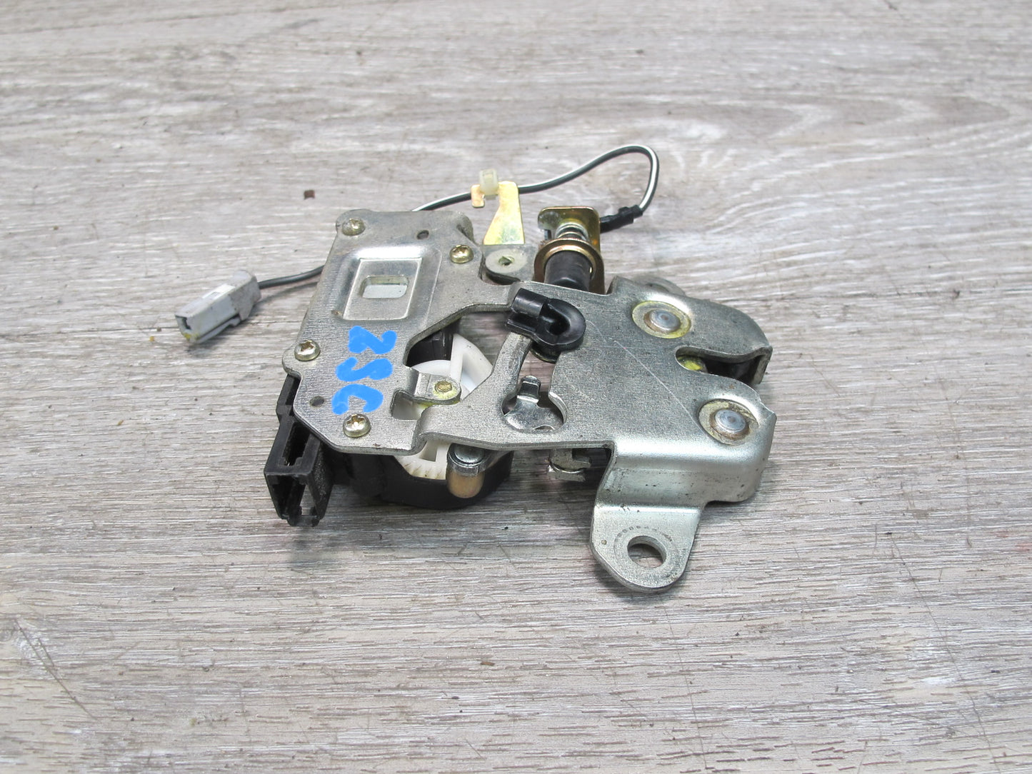 92-00 Lexus JZZ31L SC300 SC400 Rear Trunk Lock Latch Actuator OEM