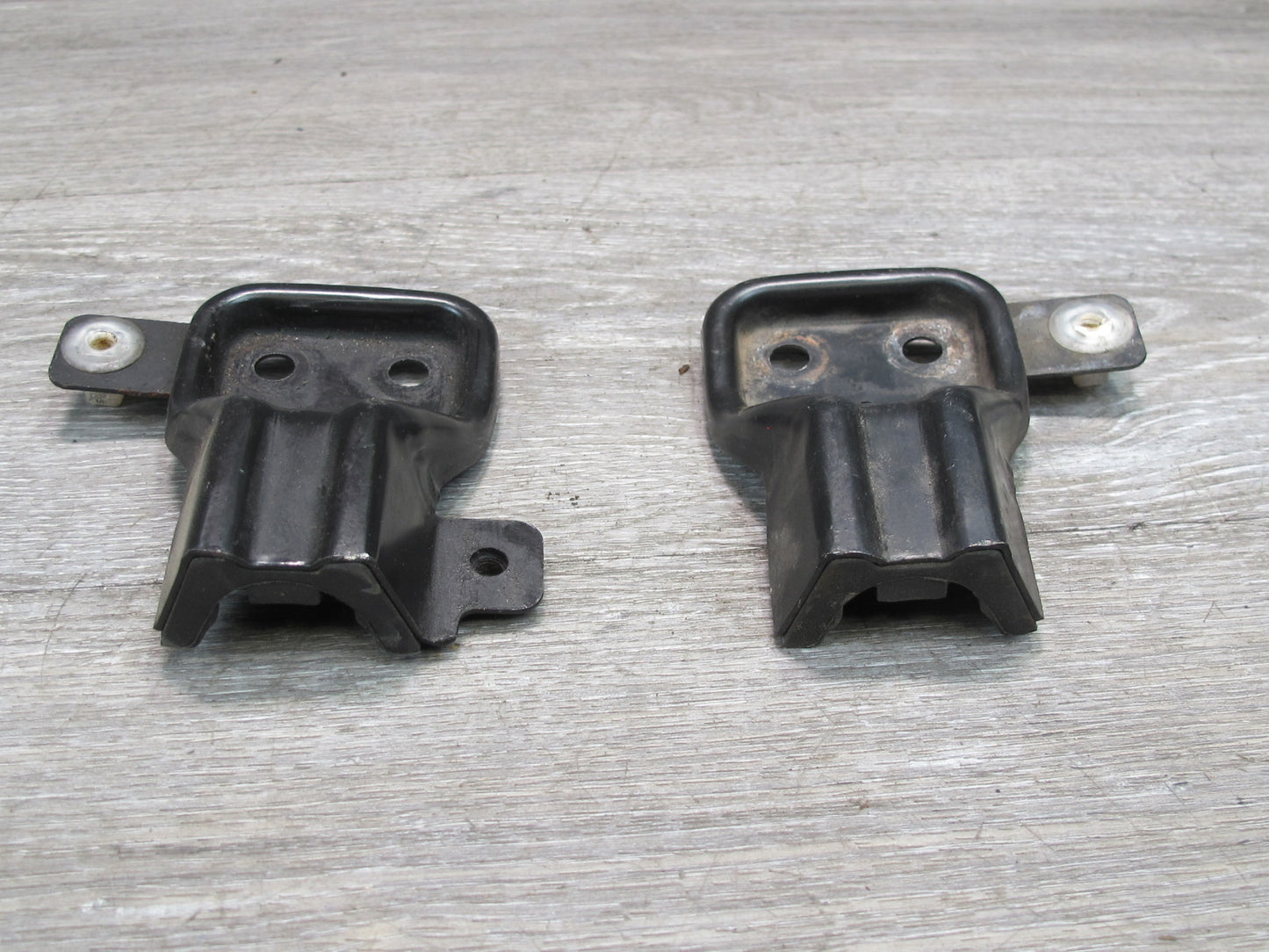 92-00 Lexus JZZ31L SC300 Set of 2 Engine Radiator Mount Bracket Support OEM