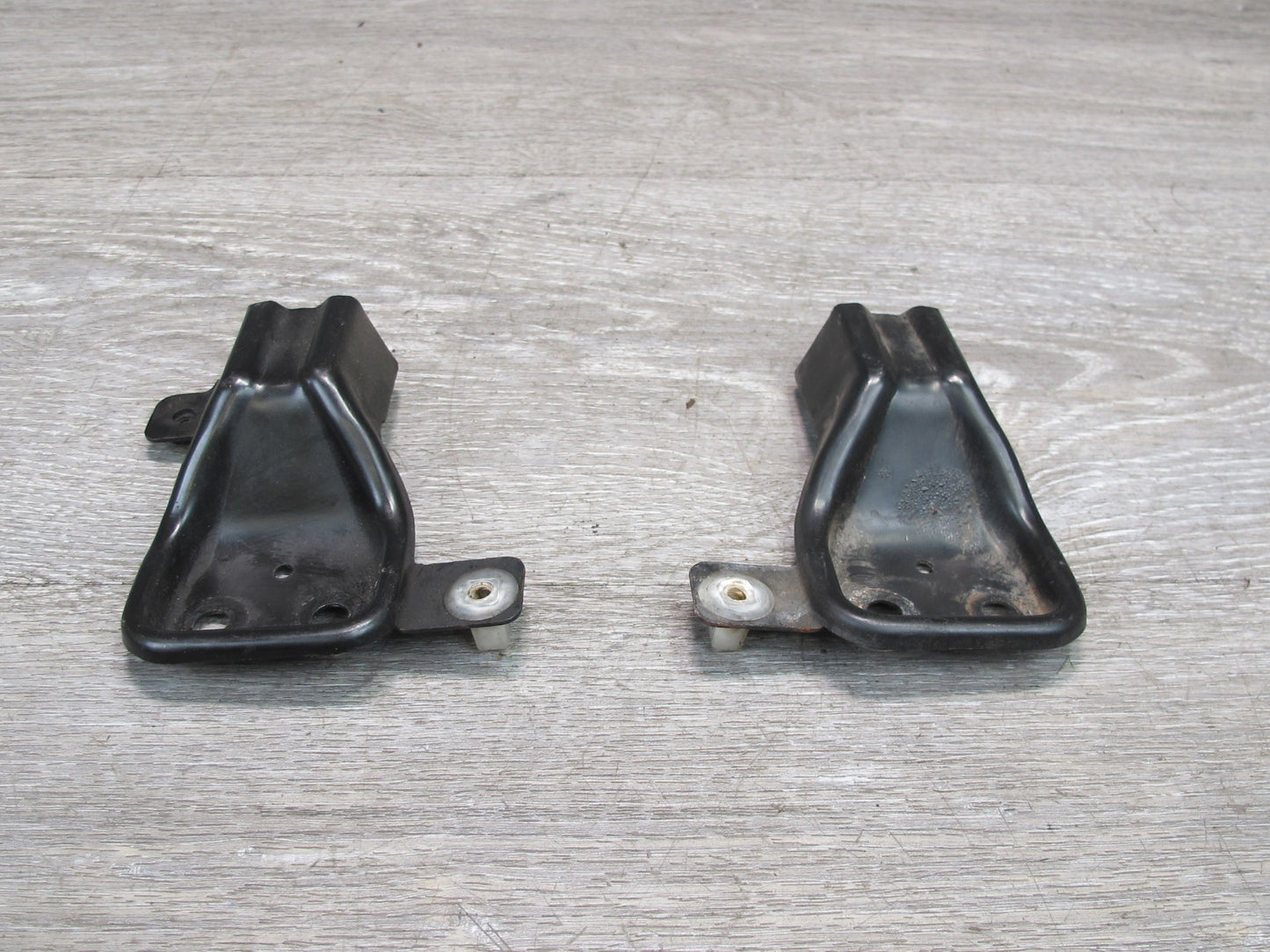 92-00 Lexus JZZ31L SC300 Set of 2 Engine Radiator Mount Bracket Support OEM