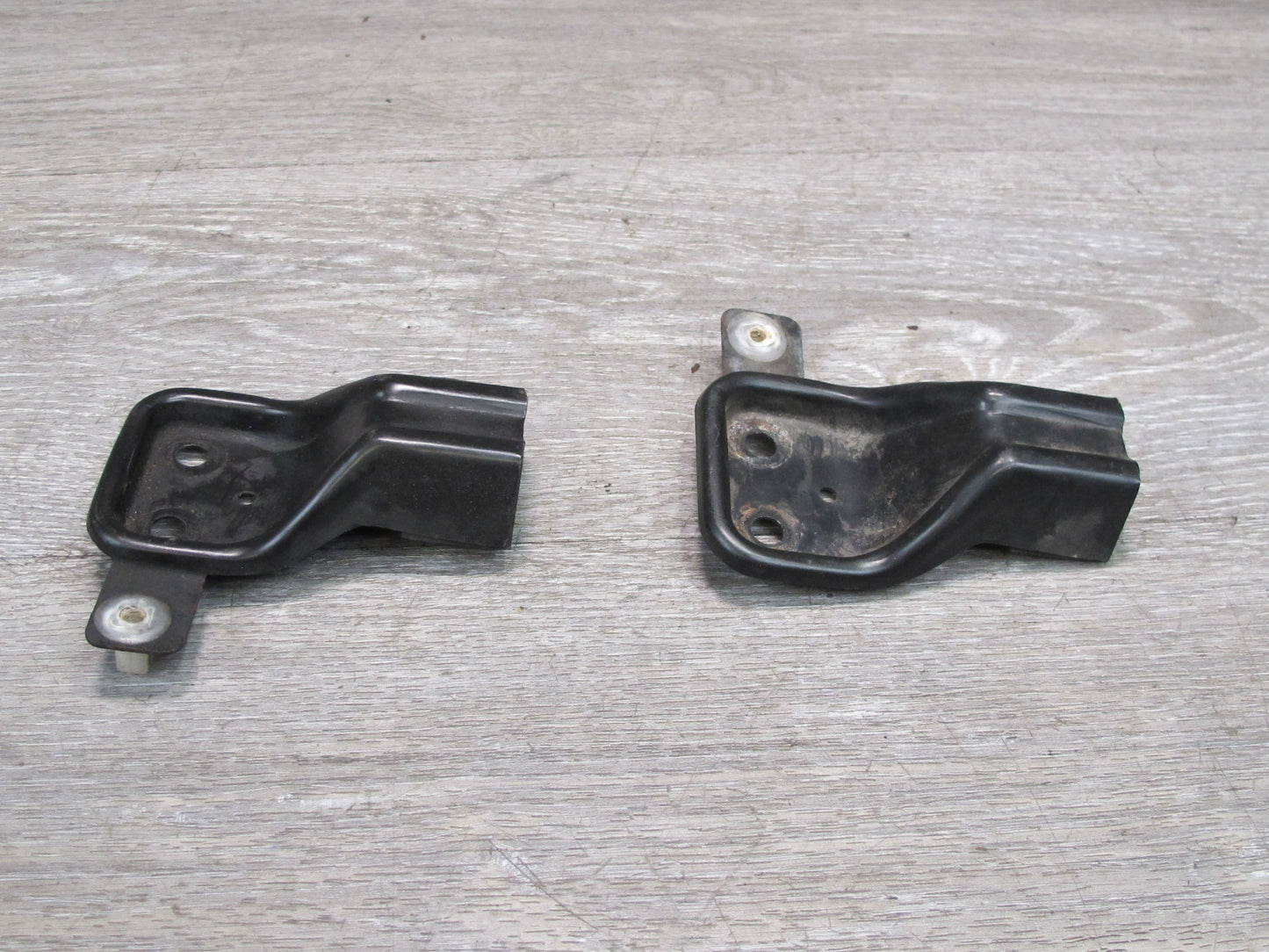 92-00 Lexus JZZ31L SC300 Set of 2 Engine Radiator Mount Bracket Support OEM