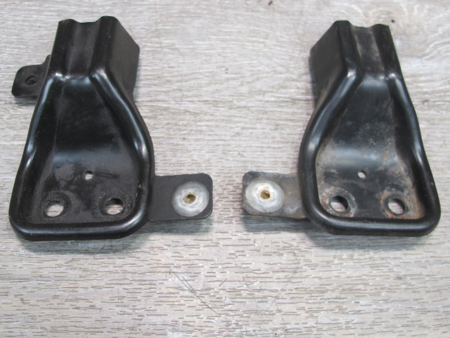 92-00 Lexus JZZ31L SC300 Set of 2 Engine Radiator Mount Bracket Support OEM