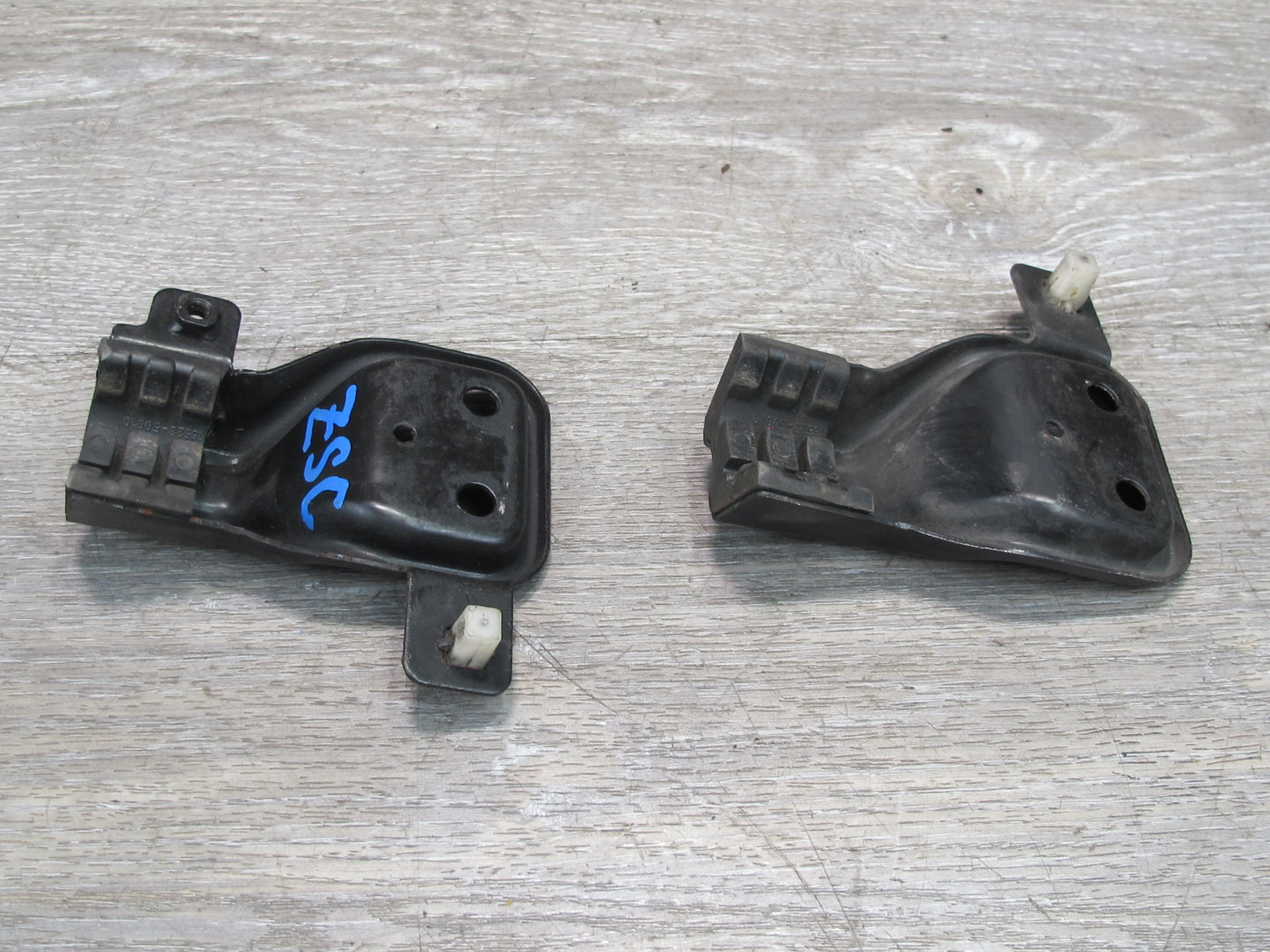 92-00 Lexus JZZ31L SC300 Set of 2 Engine Radiator Mount Bracket Support OEM