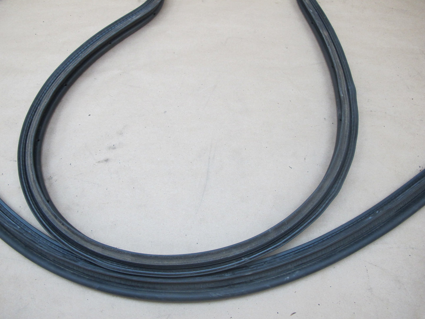 92-96 Toyota Cresta MARK2 JZX90 Rear Trunk Weatherstrip Rubber Seal Gasket OEM