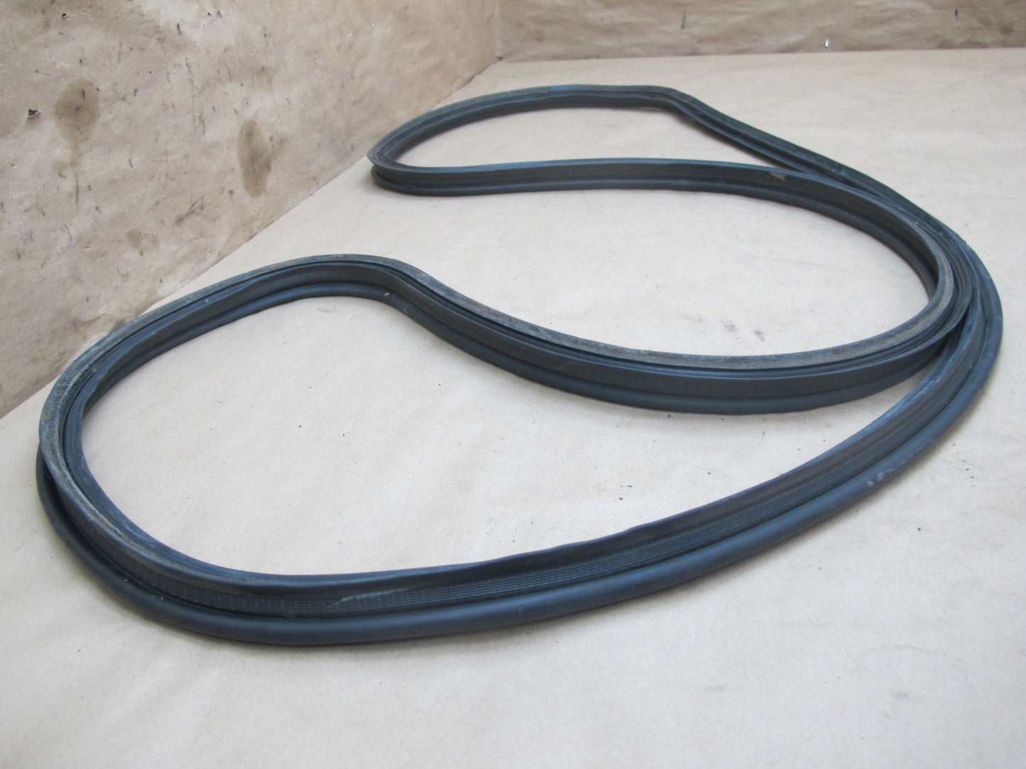 92-96 Toyota Cresta MARK2 JZX90 Rear Trunk Weatherstrip Rubber Seal Gasket OEM