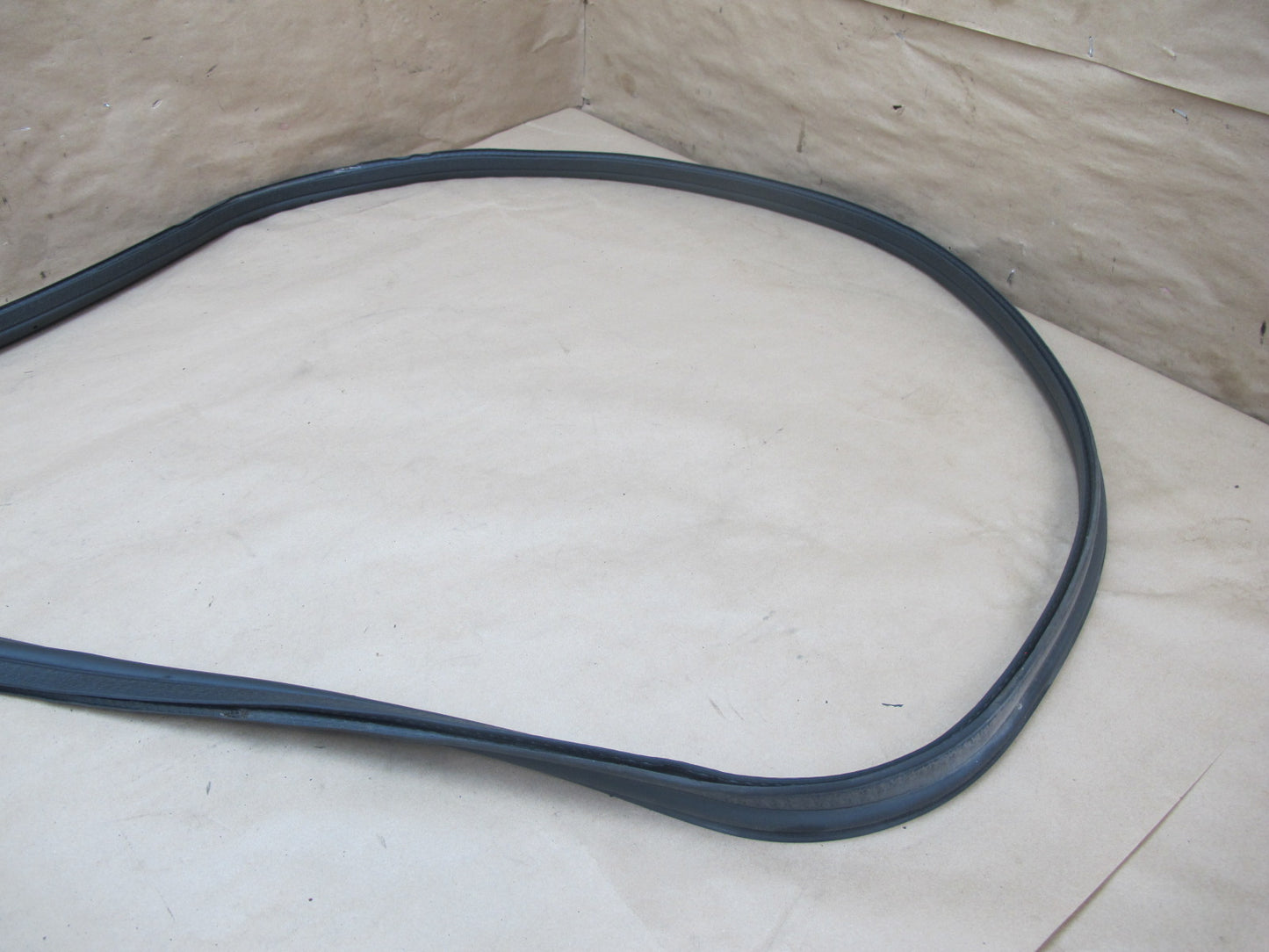 2003-2009 Hummer H2 Rear Trunk Tailgate Lift Gate Weather Strip Rubber Seal