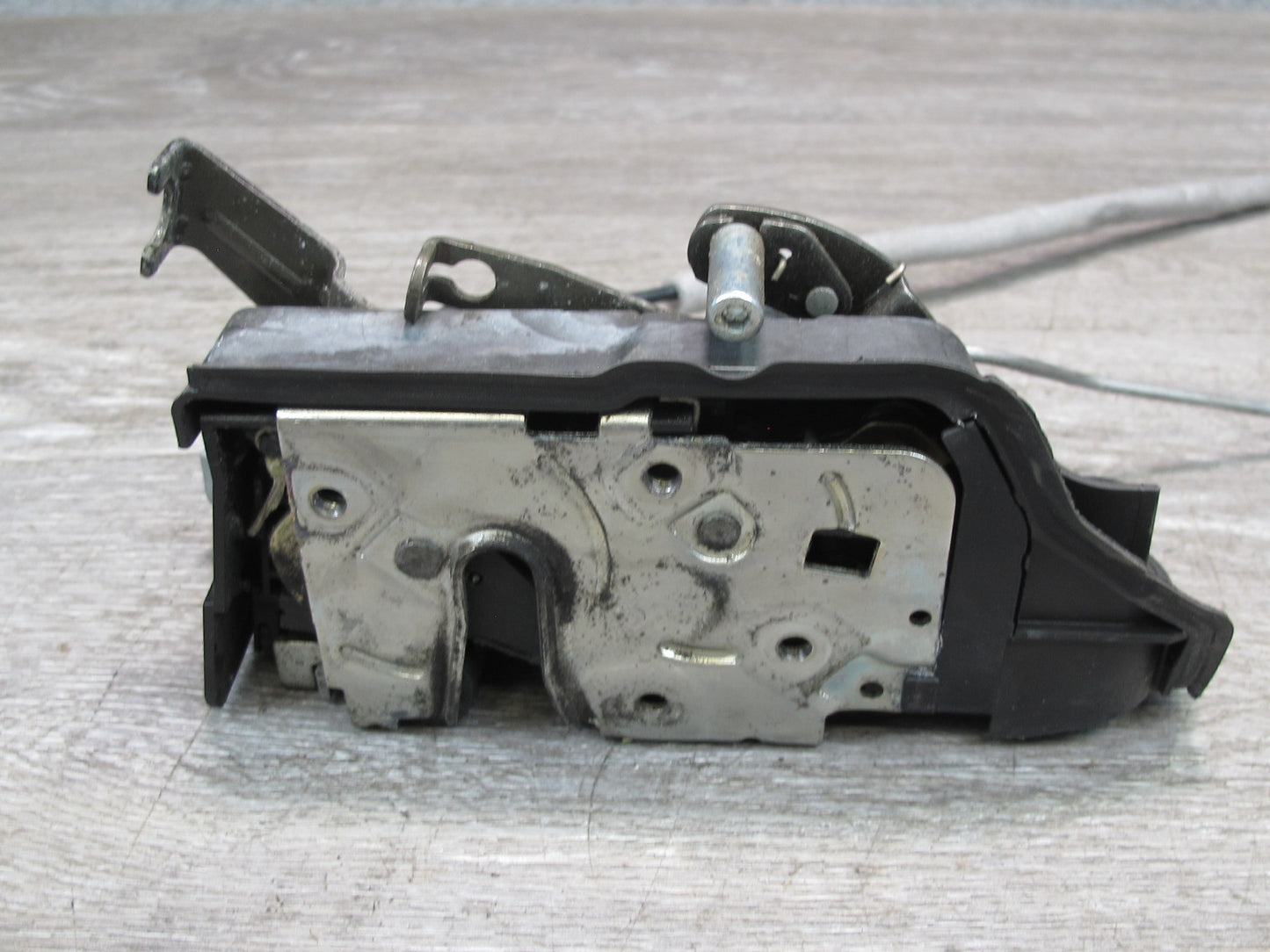 01-06 BMW E46 3-SERIES Coupe Convertible Left Door Lock Latch Actuator OEM