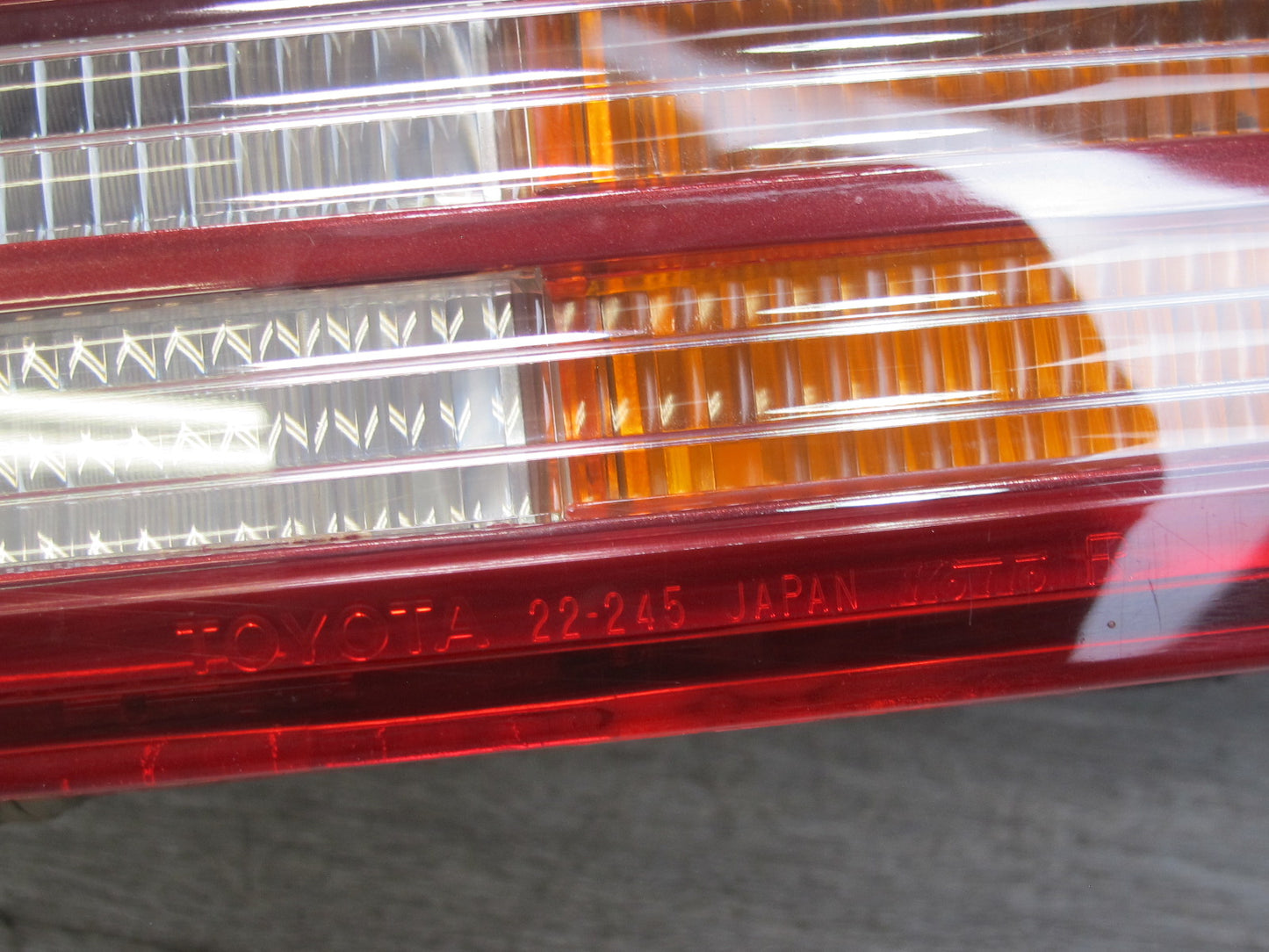 94-96 Toyota Cresta JZX90 Rear Right Tail Light Lamp OEM