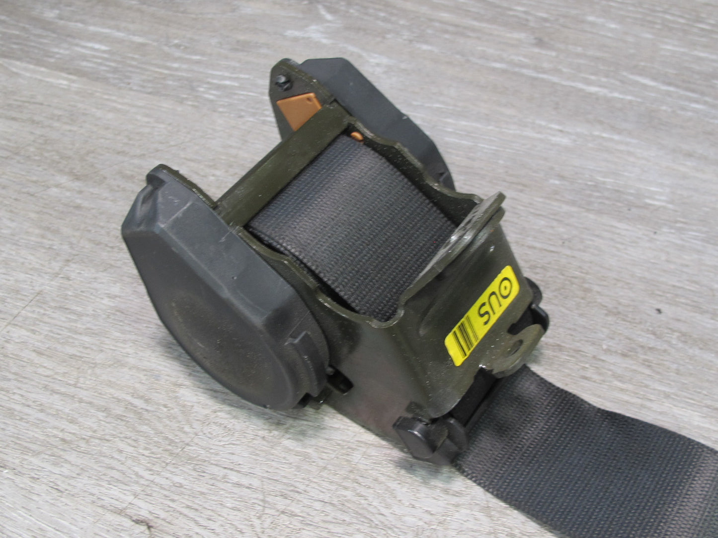 01-06 BMW E46 CONVERTIBLE REAR RIGHT & LEFT SIDE SEATBELT RETRACTOR SET OEM