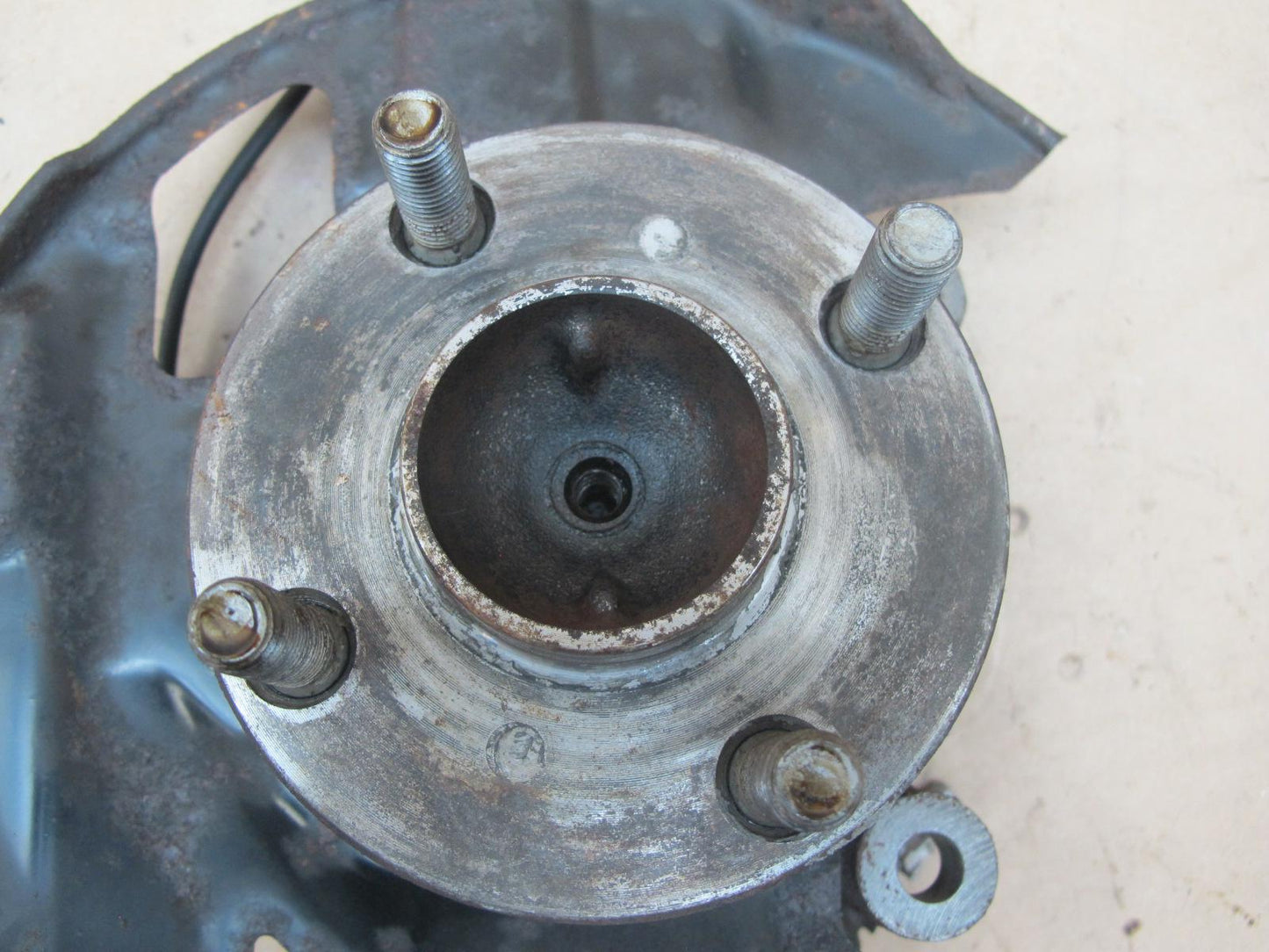 00-05 Toyota MR2 Spyder Front Right Spindle Knuckle Wheel Hub Bearing 80K OEM