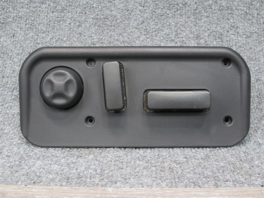 2003-2007 Hummer H2 Front Right Seat Adjust Control Switch