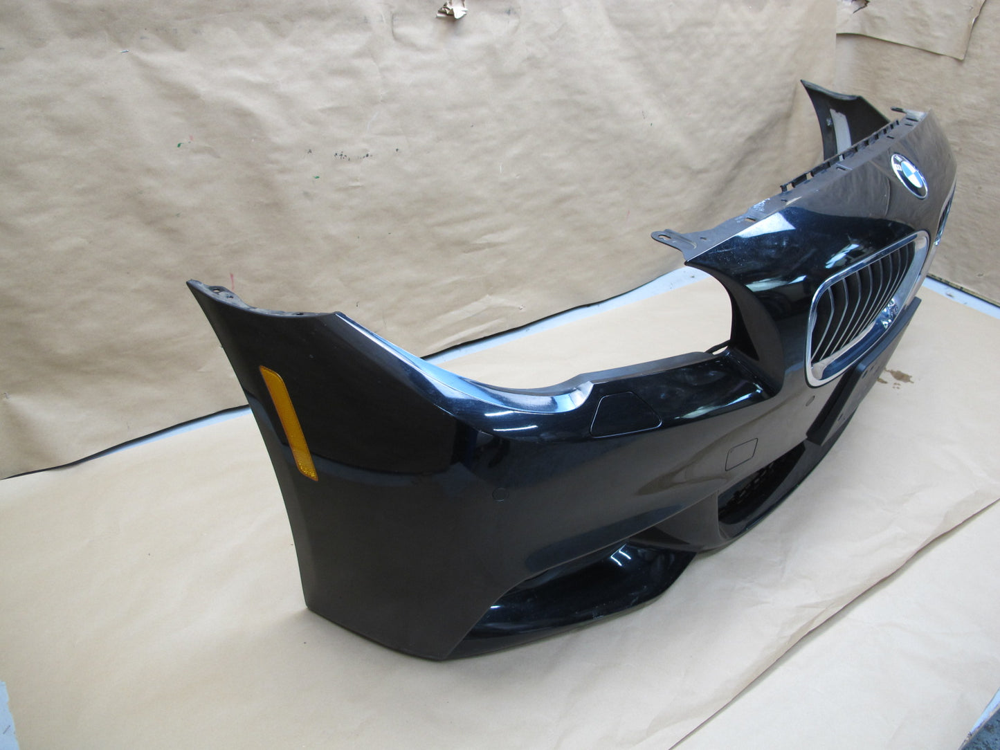 14-16 BMW F10 M-sport Front Bumper Cover w Kidney Grille Fog Light PDC OEM