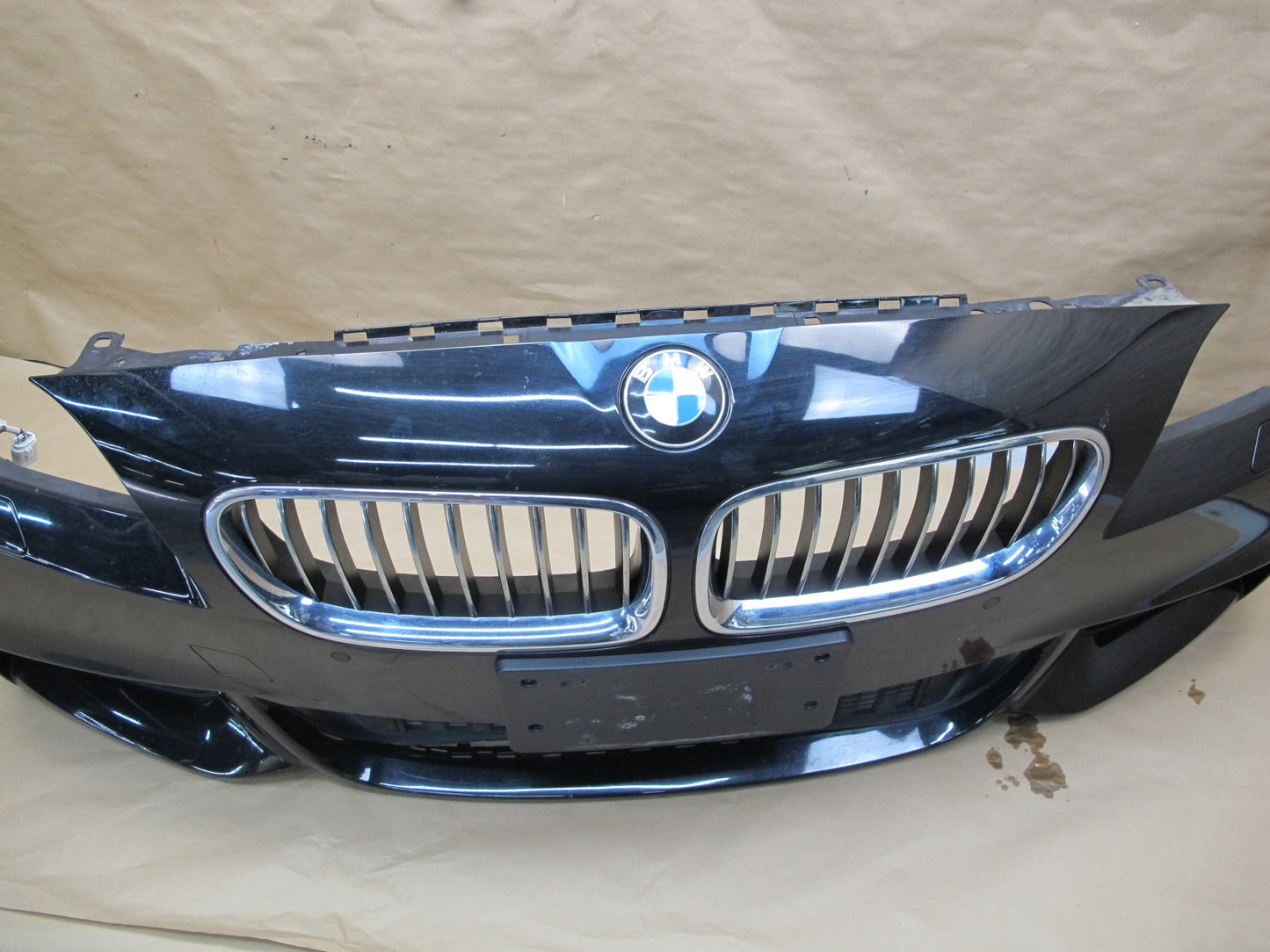 14-16 BMW F10 M-sport Front Bumper Cover w Kidney Grille Fog Light PDC OEM