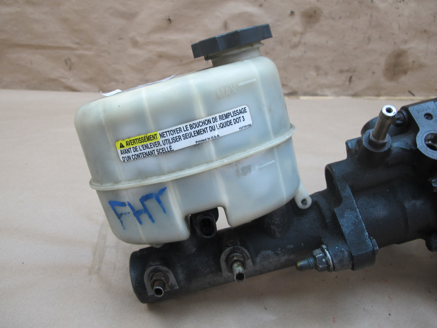 2003-2007 Hummer H2 Brake Master Cylinder Booster Fluid Reservoir