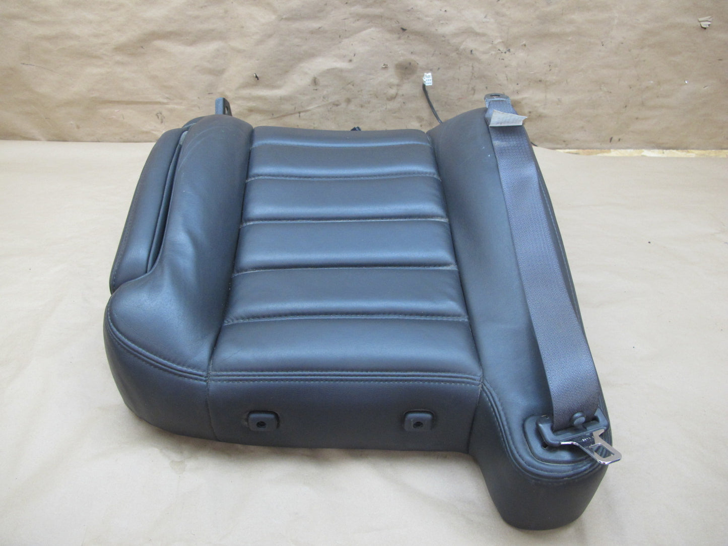 2003-2007 Hummer H2 Front Right Seat Upper Backrest Leather Cushion w Armrest