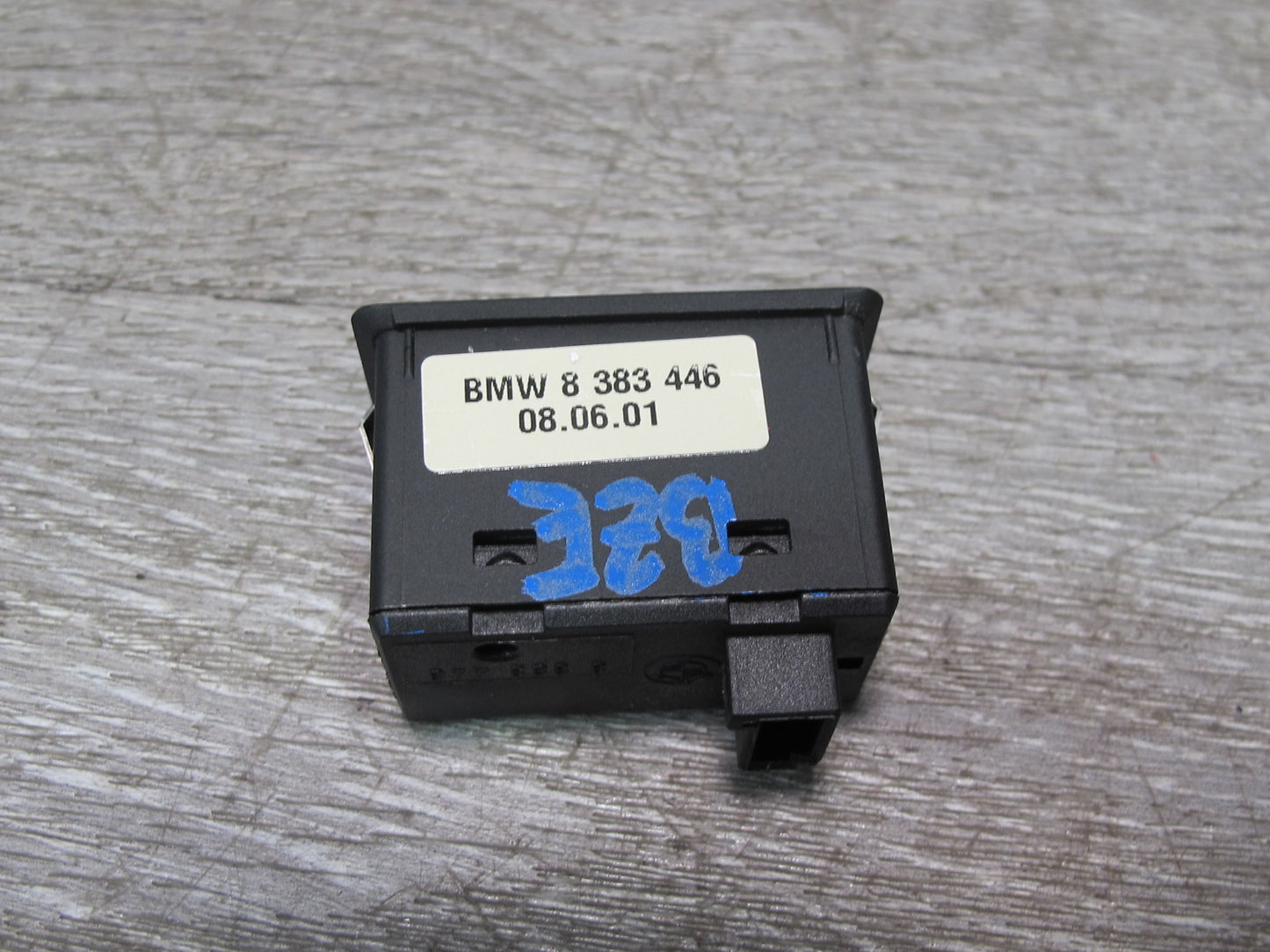 00-02 BMW E36/7 Z3 DSC Dynamic Stability Control Button Switch 8383446 OEM