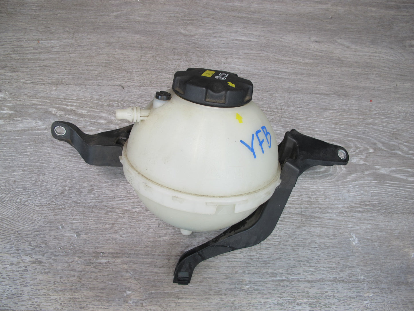 12-16 BMW F10 528i 528iX 2.0L N20 Engine Coolant Expansion Tank Reservoir OEM