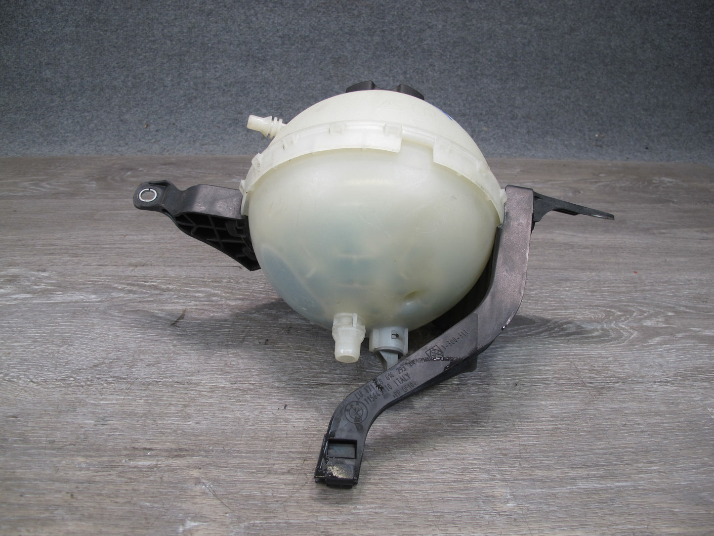 12-16 BMW F10 528i 528iX 2.0L N20 Engine Coolant Expansion Tank Reservoir OEM