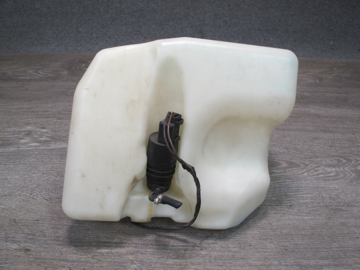 99-02 BMW E36/7 Z3 Windshied Washer Fluid Reservoir Tank & Pump OEM