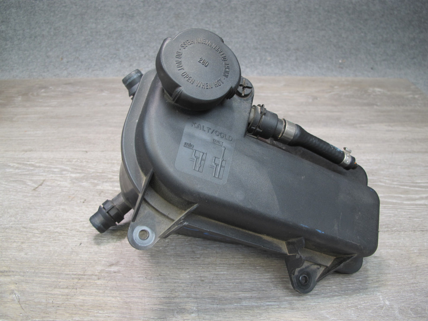 00-02 BMW E36/7 Z3 Engine Coolant Expansion Overflow Reservoir Bottle Tank OEM