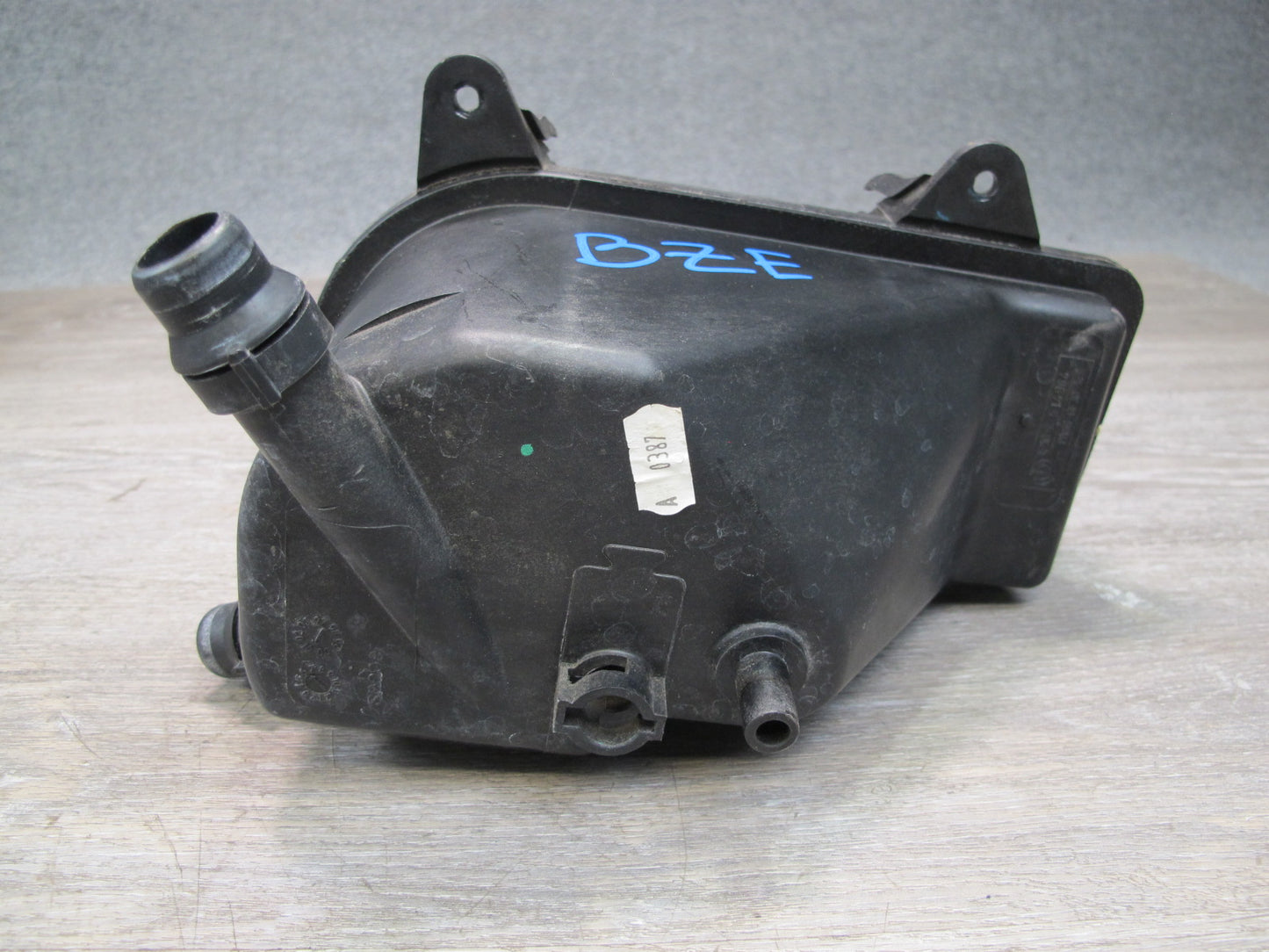 00-02 BMW E36/7 Z3 Engine Coolant Expansion Overflow Reservoir Bottle Tank OEM