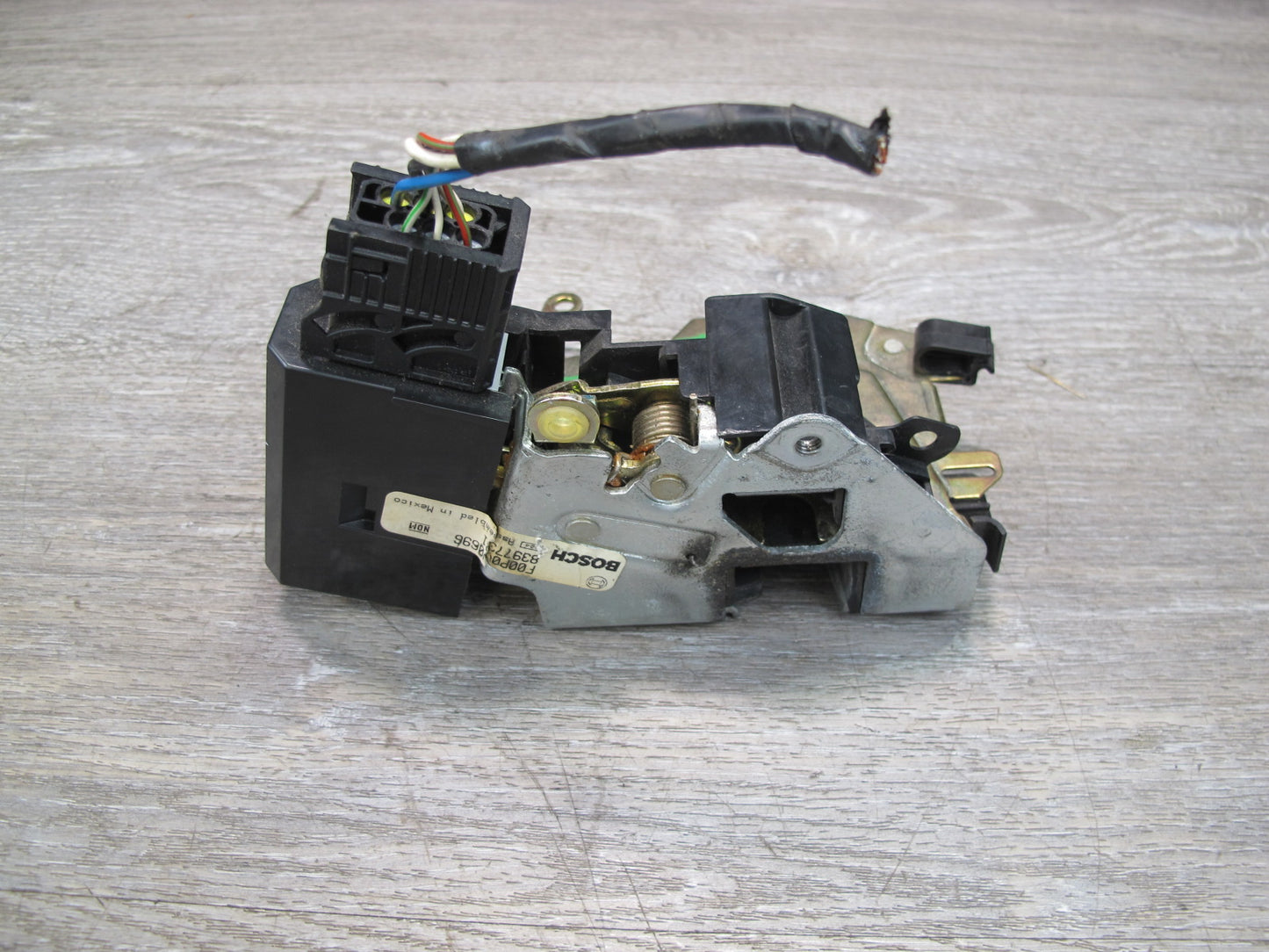 96-02 BMW E36/7 Z3 Left Driver Door Lock Latch Actuator 8397731 OEM