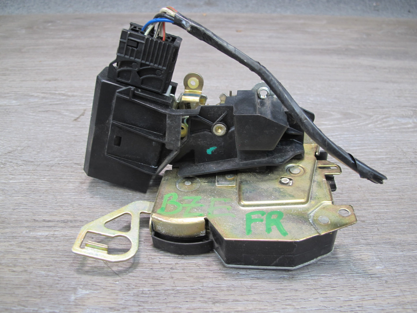 96-02 BMW E36/7 Z3 Right Passenger Door Lock Latch Actuator OEM