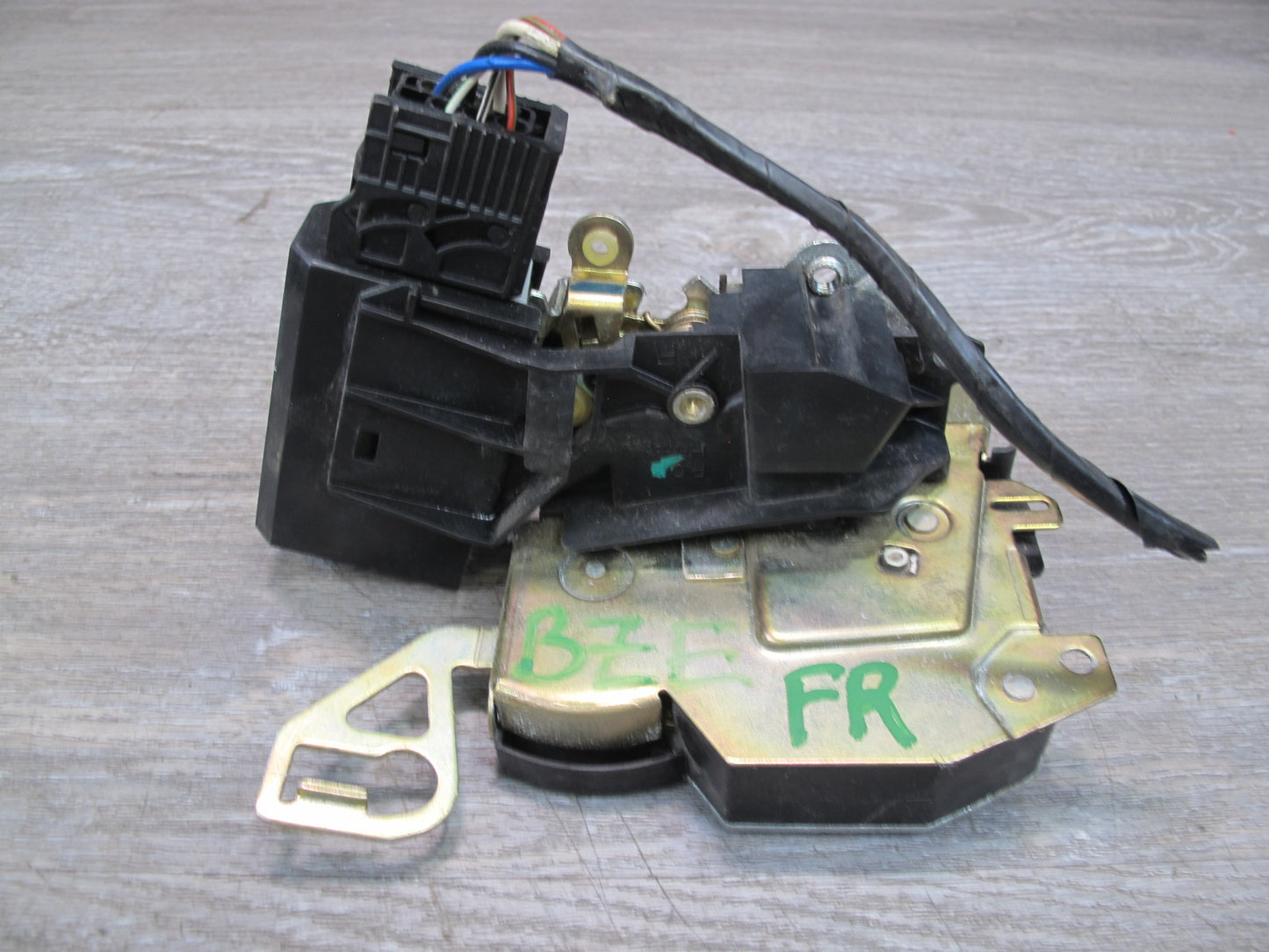 96-02 BMW E36/7 Z3 Right Passenger Door Lock Latch Actuator OEM