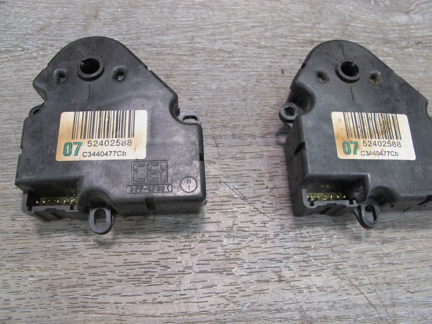 97-04 Chevrolet Corvette C5 Set of 2 A/C Heater Flap Door Actuator Motor OEM