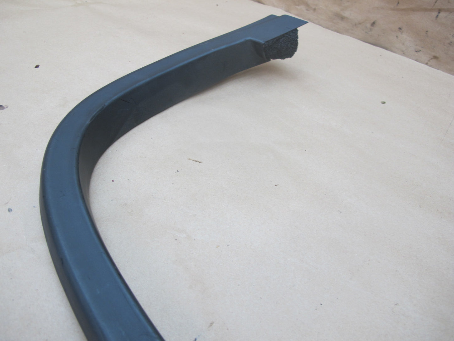 06-12 Bentley Continental Flying Spur Front & Rear Door Window Frame Seal Set