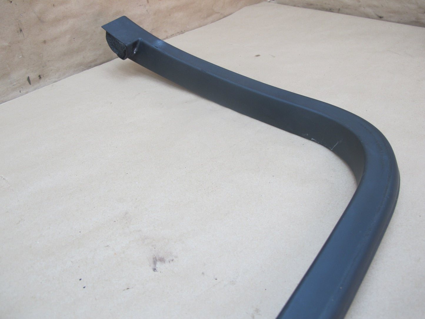 06-12 Bentley Continental Flying Spur Front & Rear Door Window Frame Seal Set