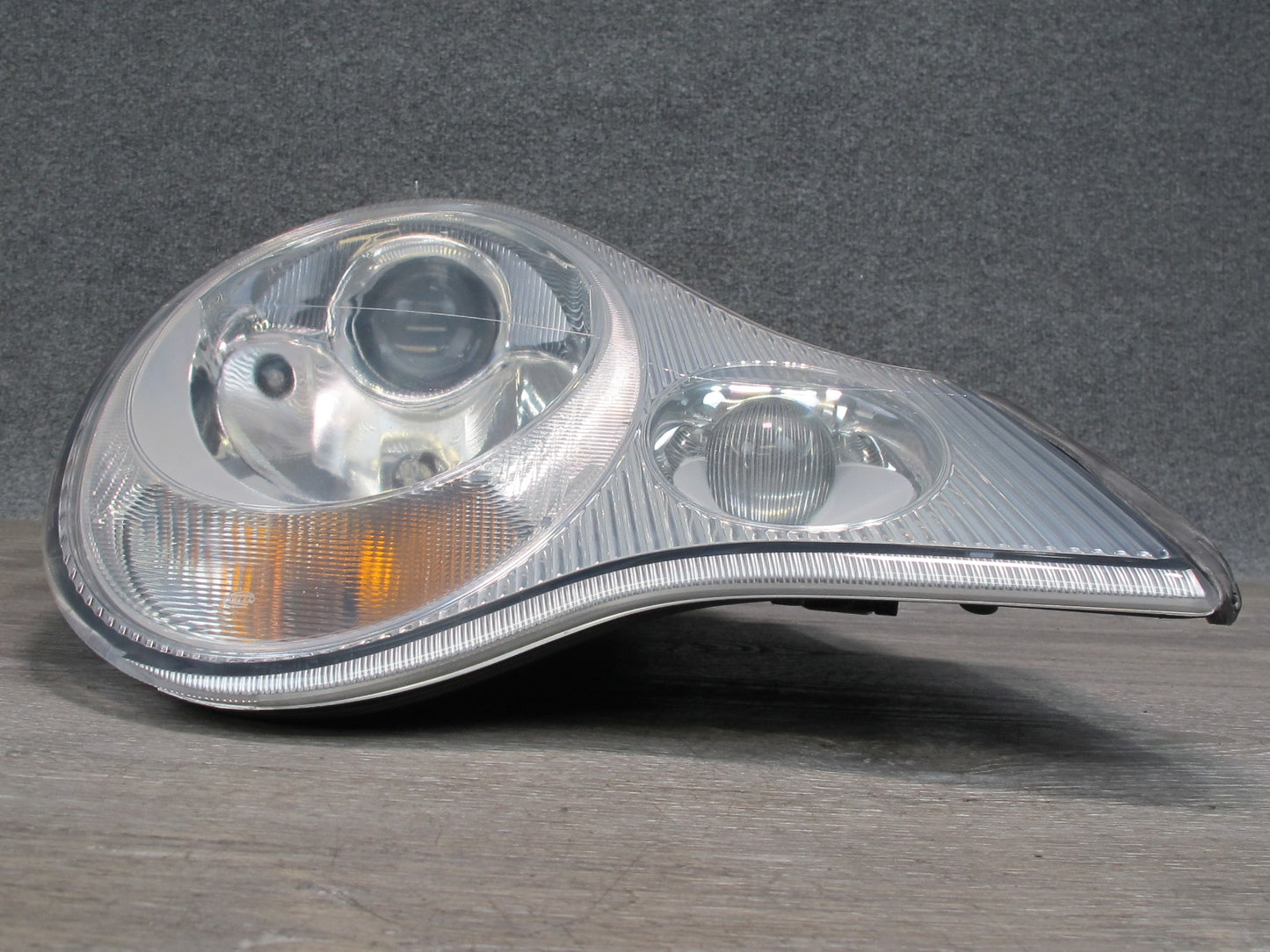 2002-2005 Porsche 911 996 Front Right Passenger Side Xenon HID Headlight Lamp