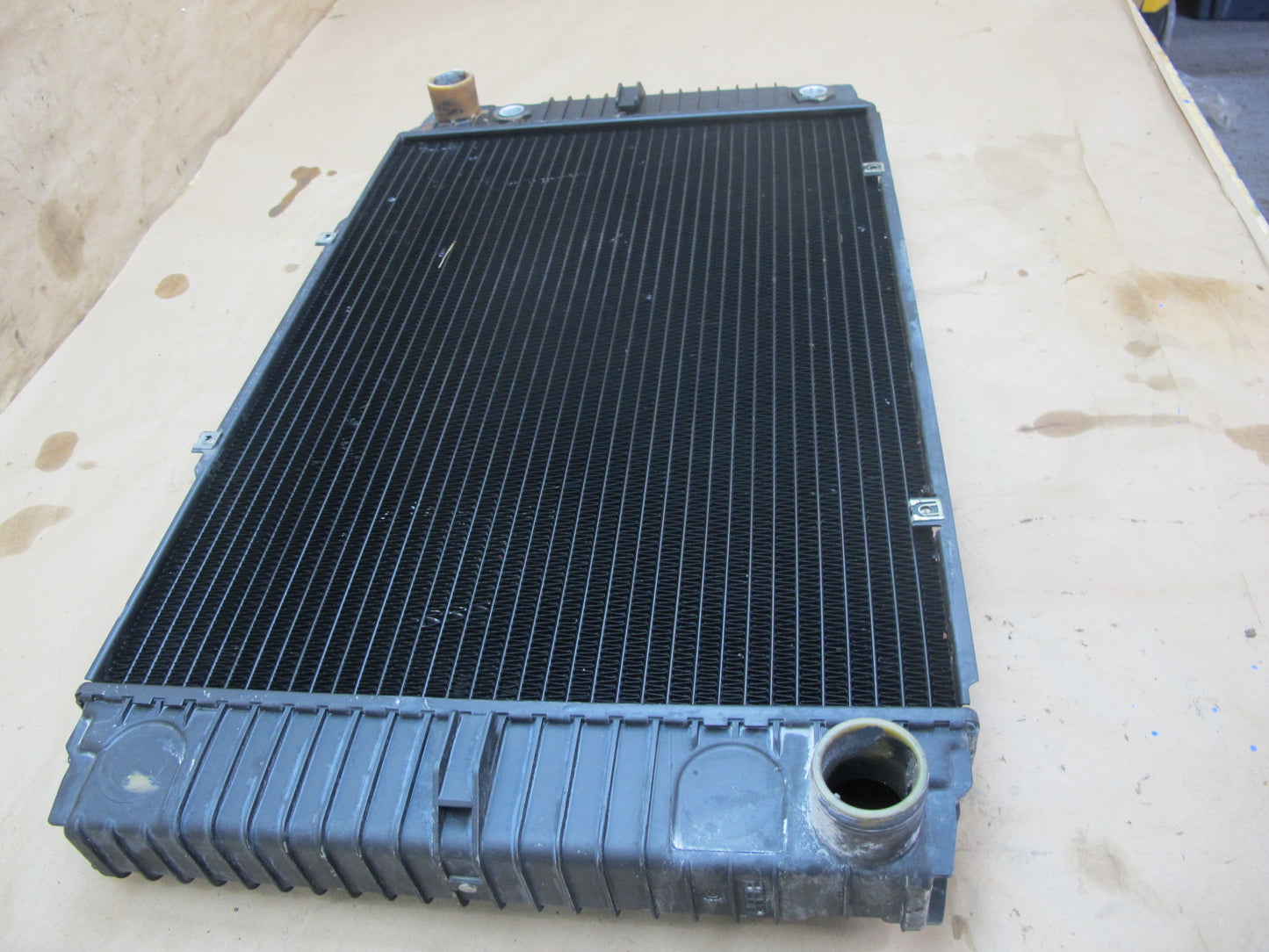 1983-1984 Porsche 928 S4 4.7L Engine Motor Cooling Radiator 92810604200