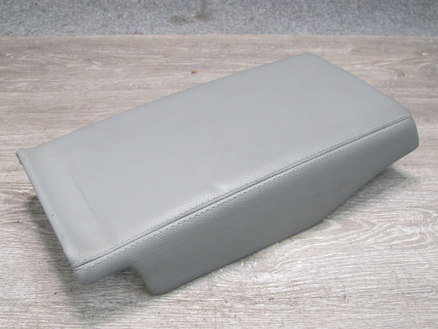 03-06 Mercedes R230 Sl-class Rear Center Console Armrest Lid Cover OEM